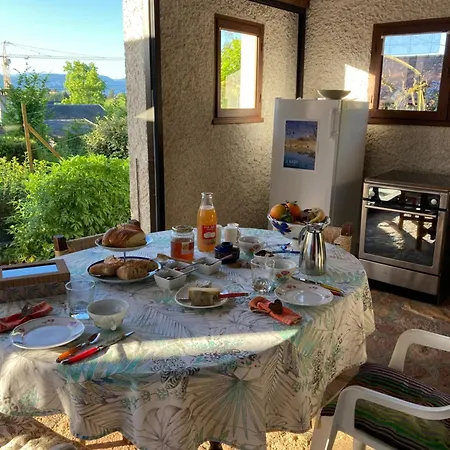 Alojamento de Acomodação e Pequeno-almoço Sous Le Bon Toit Belley